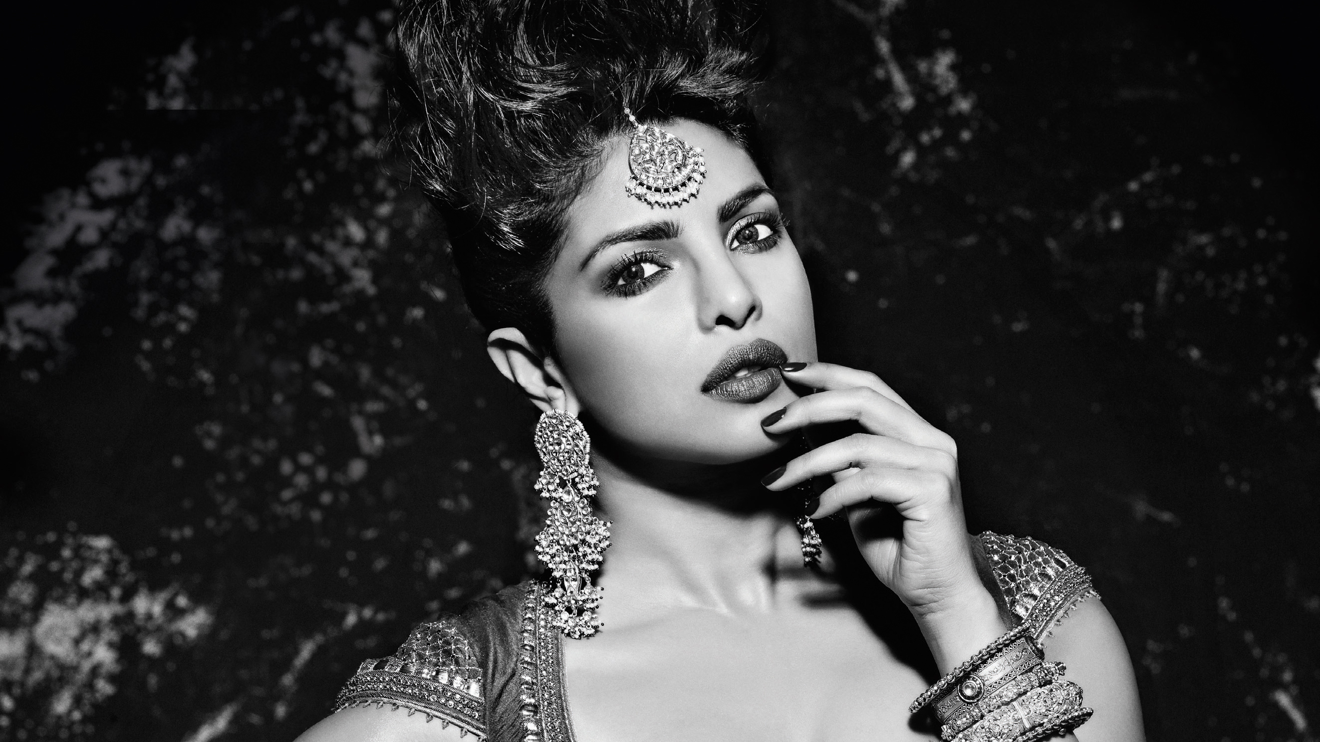 Priyanka Chopra 4k HD Wallpaper Pic