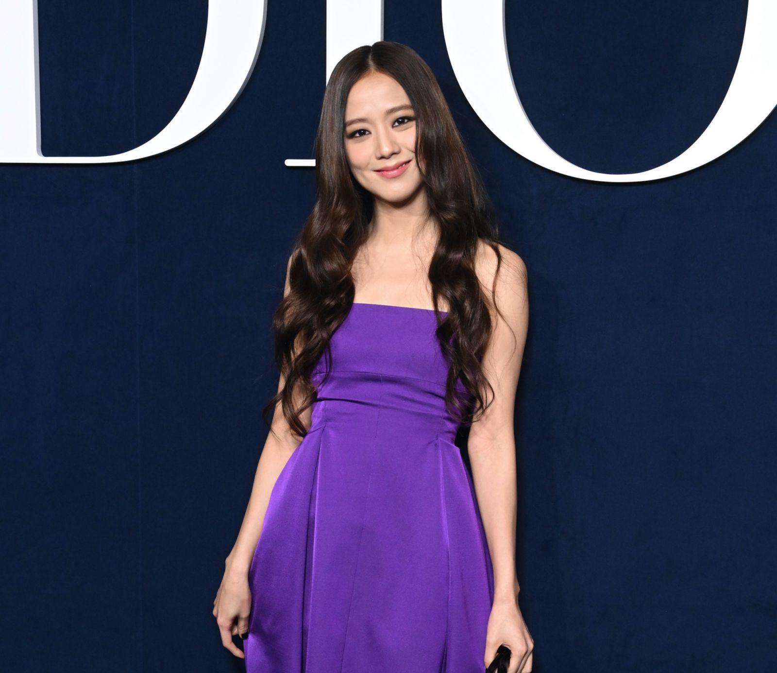 Blackpink S Jisoo Attends Dior Show With A Striking Colour Choice