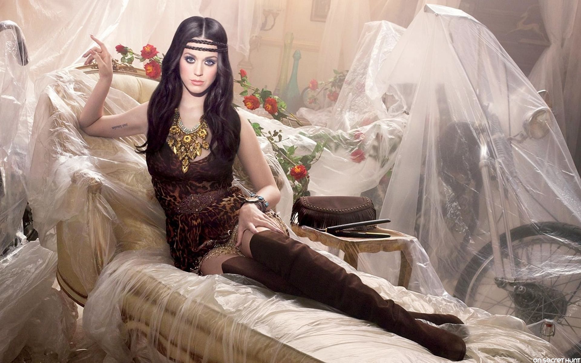 Katy Perry For Dark Horse Album Wallpaper