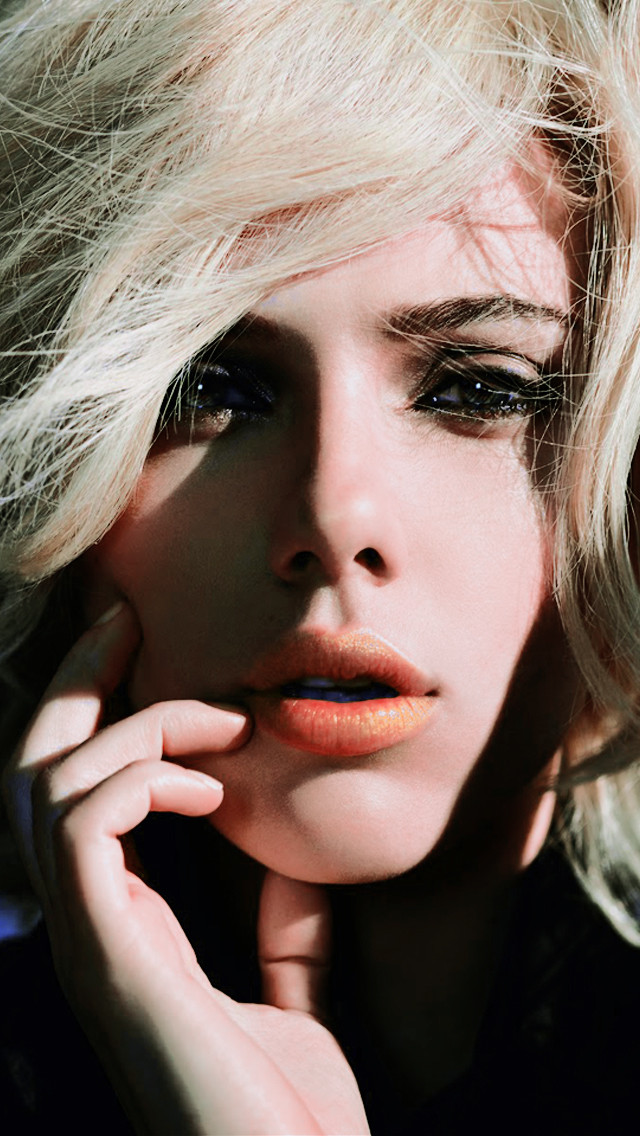 Scarlett Johansson Face iPhone Wallpaper