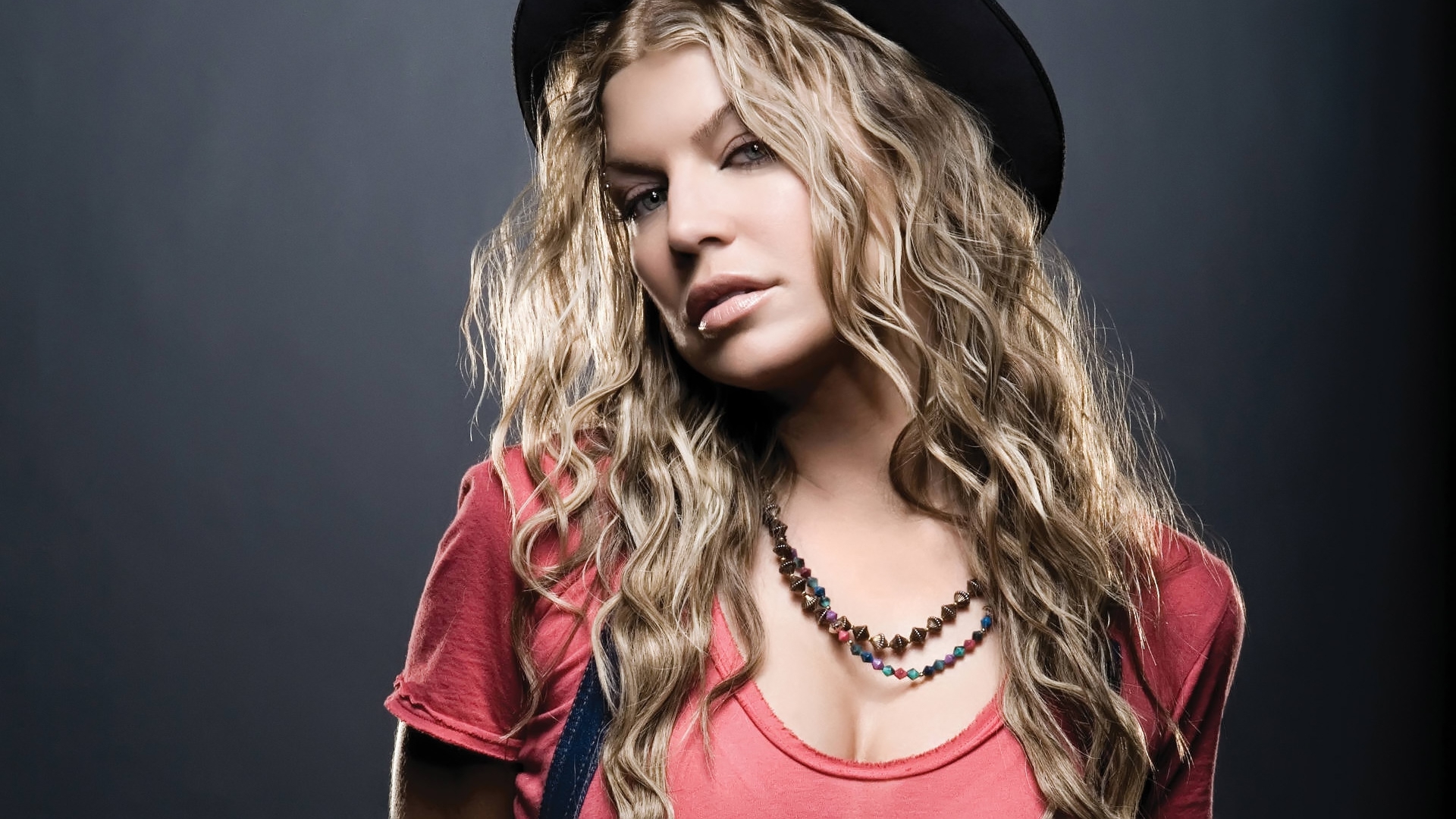 Fergie Wallpaper Image Photos Pictures Background
