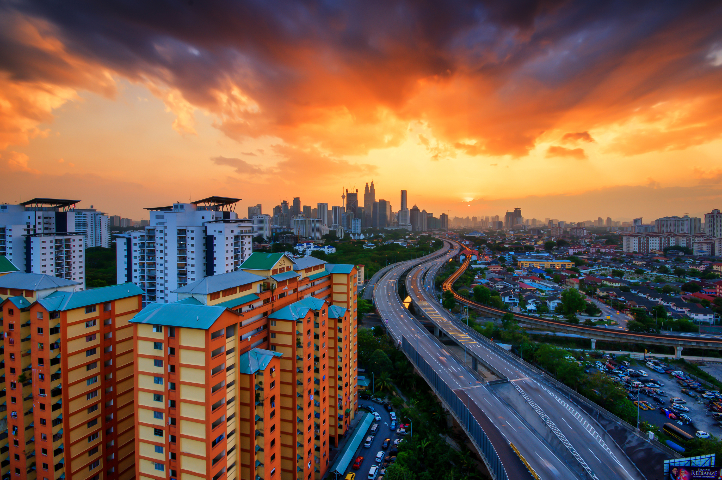 HD wallpaper: city, cityscape, Malaysia, Kuala Lumpur, Petronas Towers,  building exterior | Wallpaper Flare