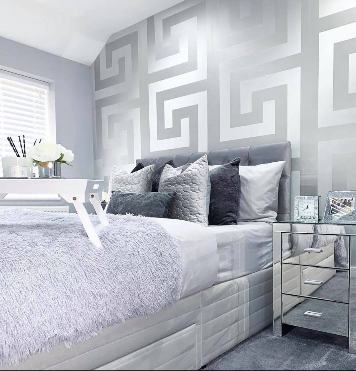 Versace Greek Key Silver Wallpaper