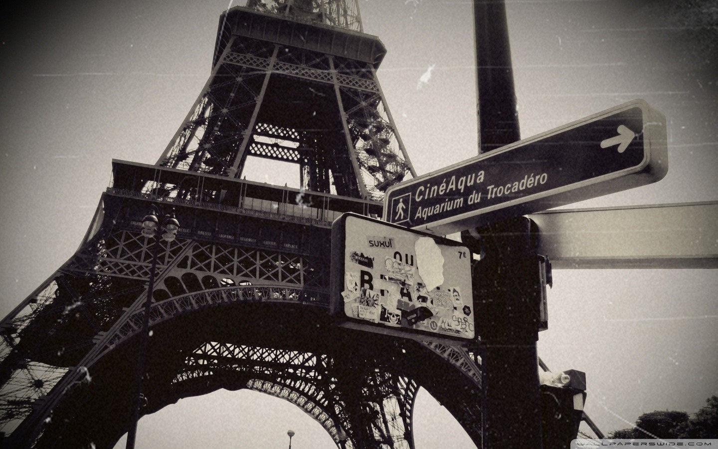 Vintage Eiffel Tower Desktop Wallpaper