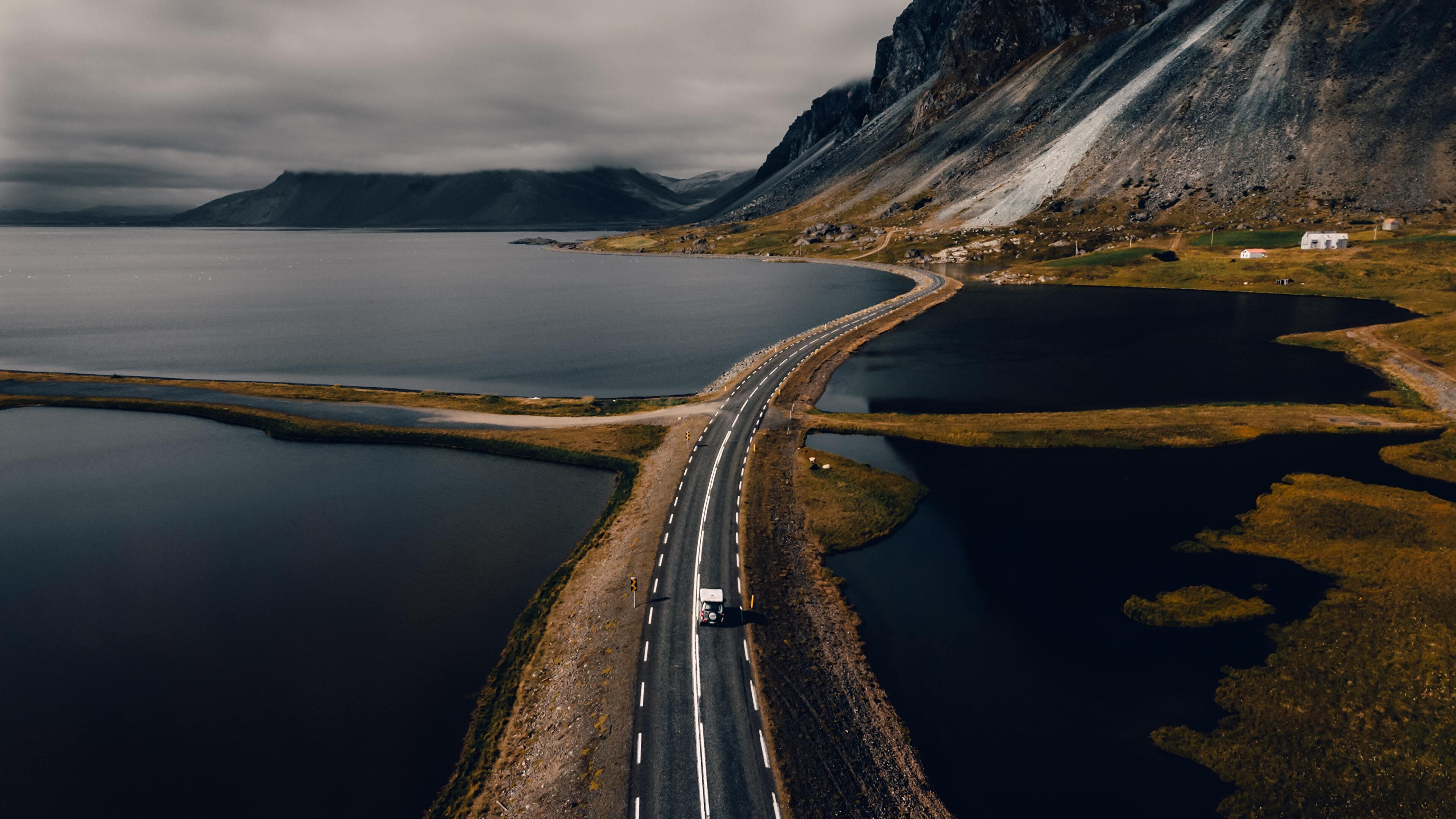 Road in Iceland 4K wallpaper