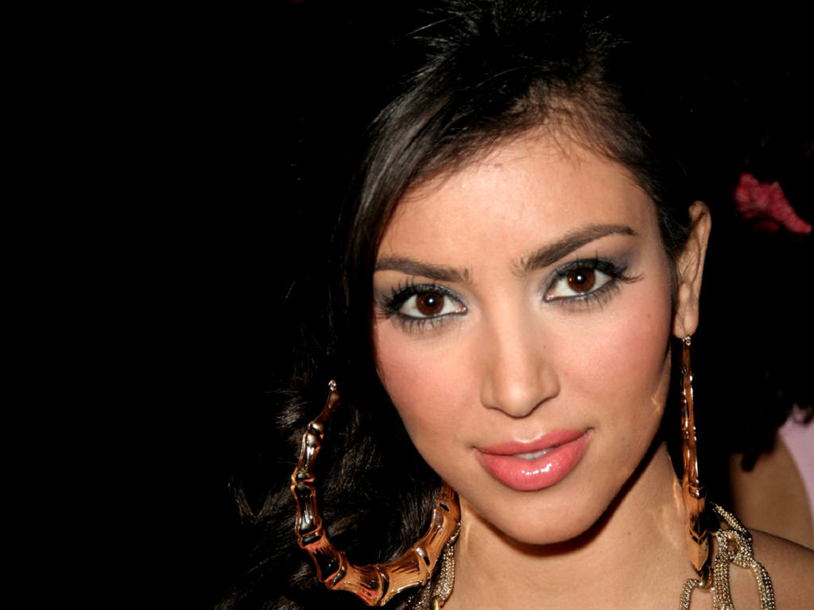 Kim Kardashian Biography Puter Desktop Wallpaper Pictures