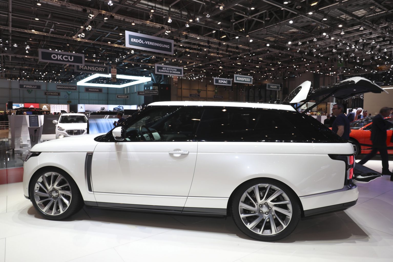 Range Rover Sv Coupe Look Wallpaper Autoweik