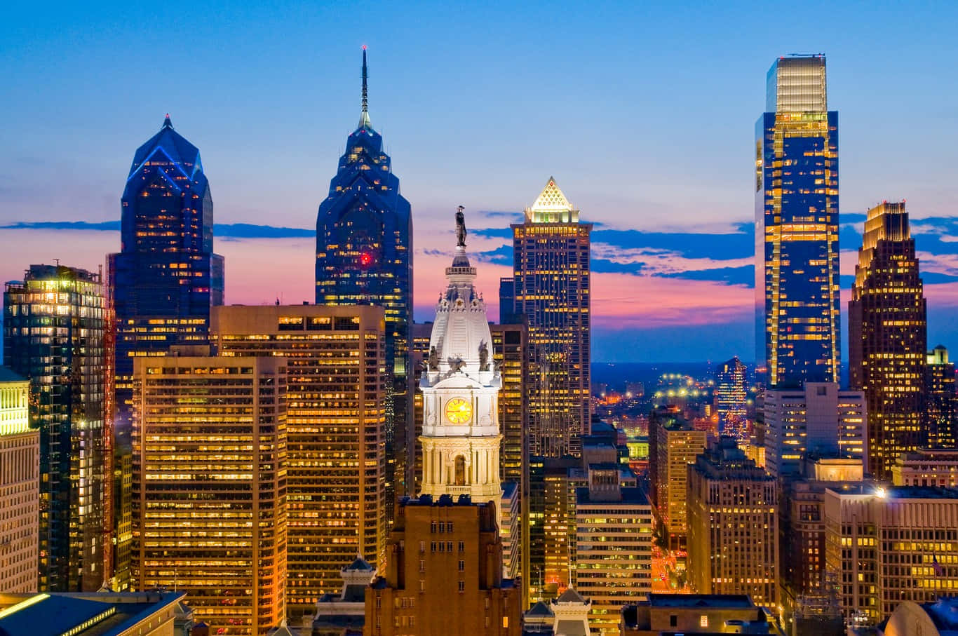 Philadelphia Skyline From Club Quarters Hotel Rfrawkbqdfvfoa2g Wallpaper