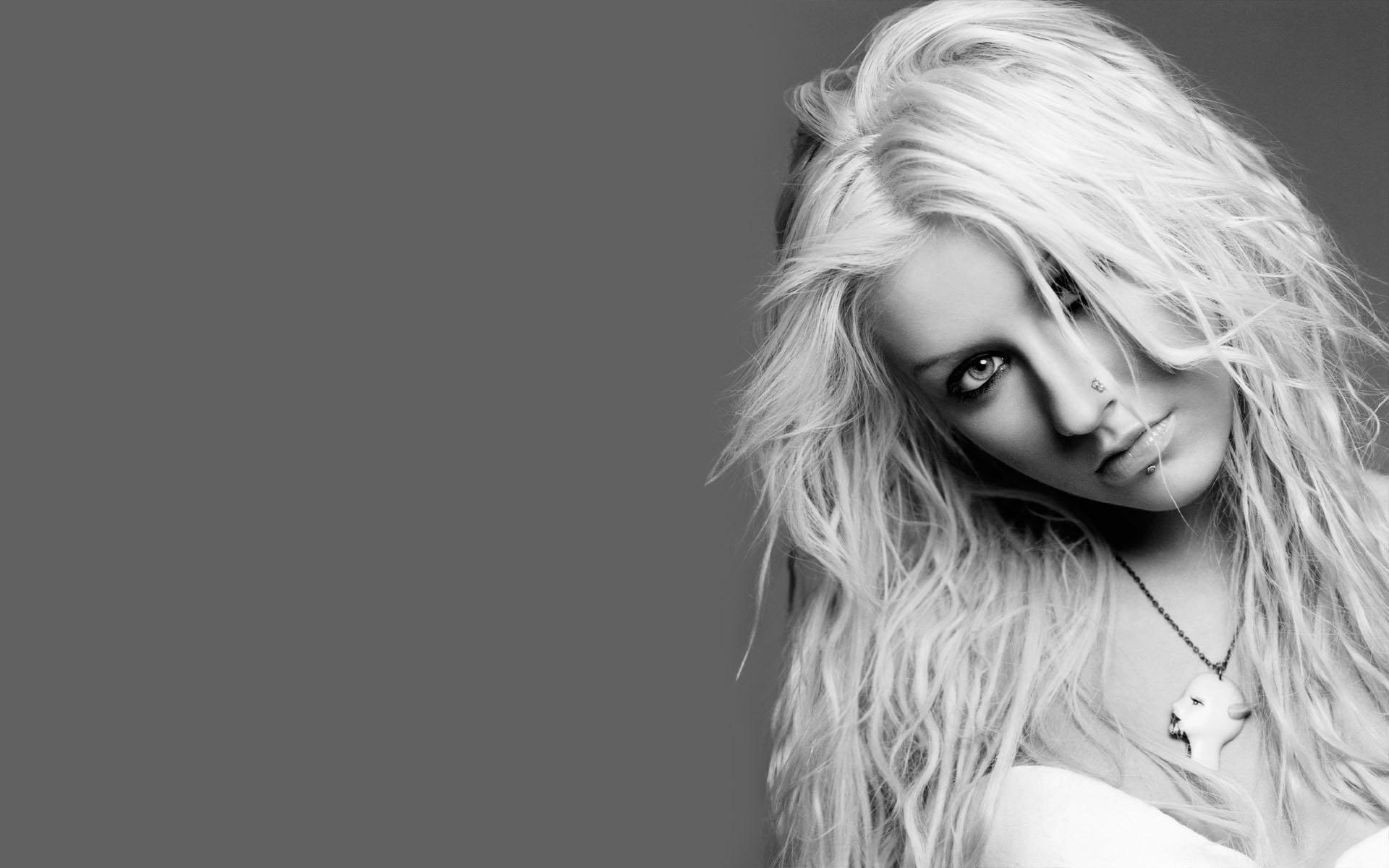 Christina Aguilera HD Wallpaper Background Image
