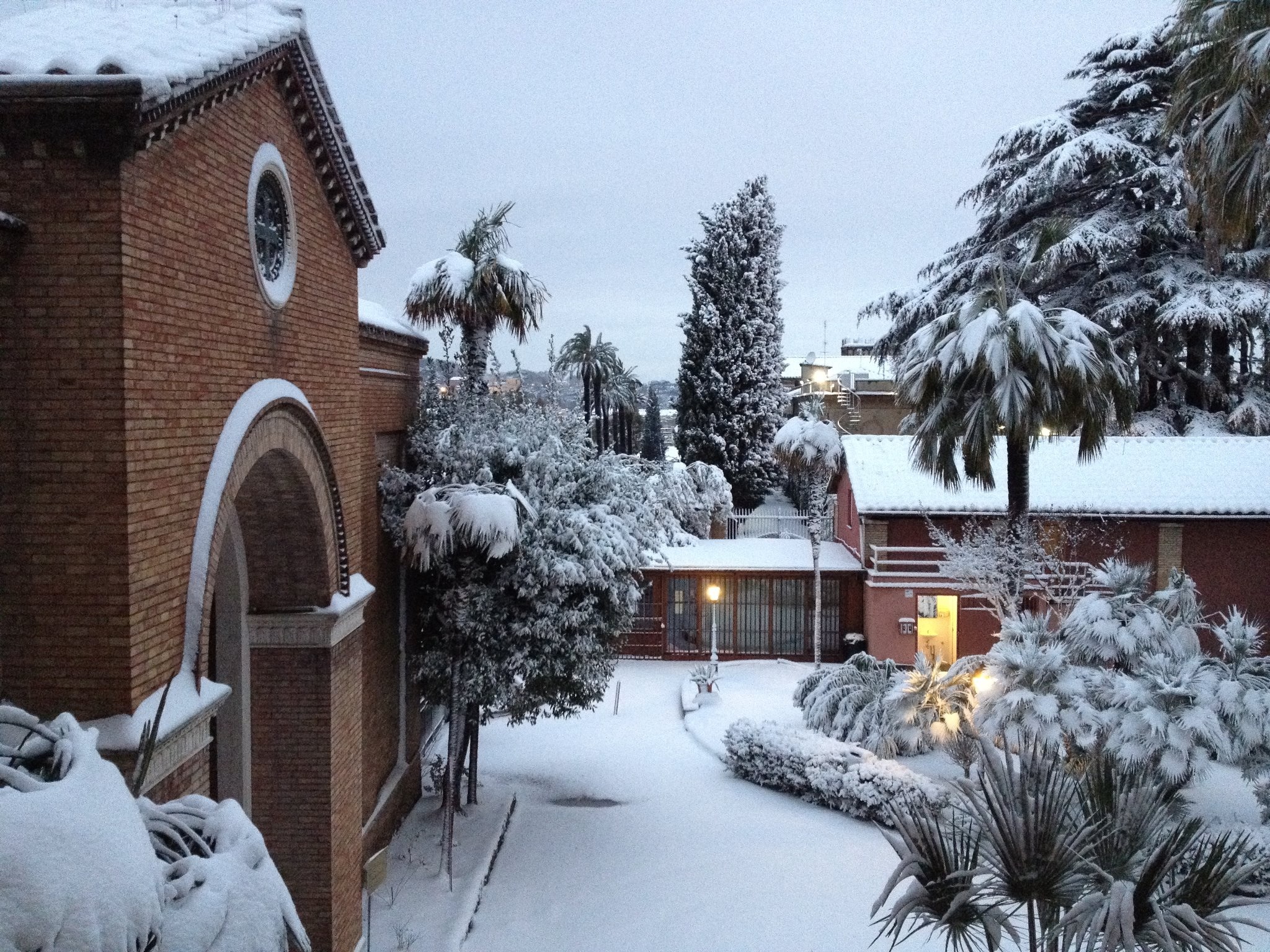 Snow In Rome Sant Anselmo Covered Munio
