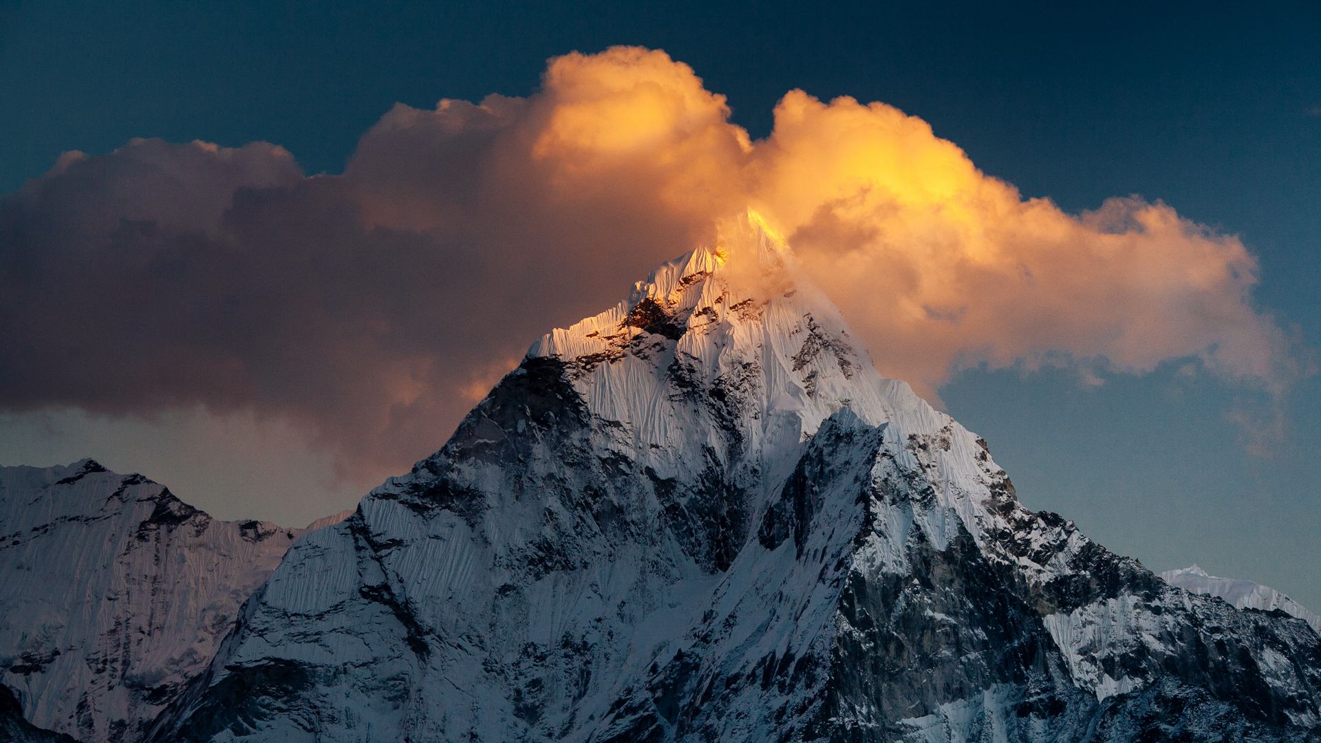 Wallpaper Mountain Top Snow Clouds Khumbu