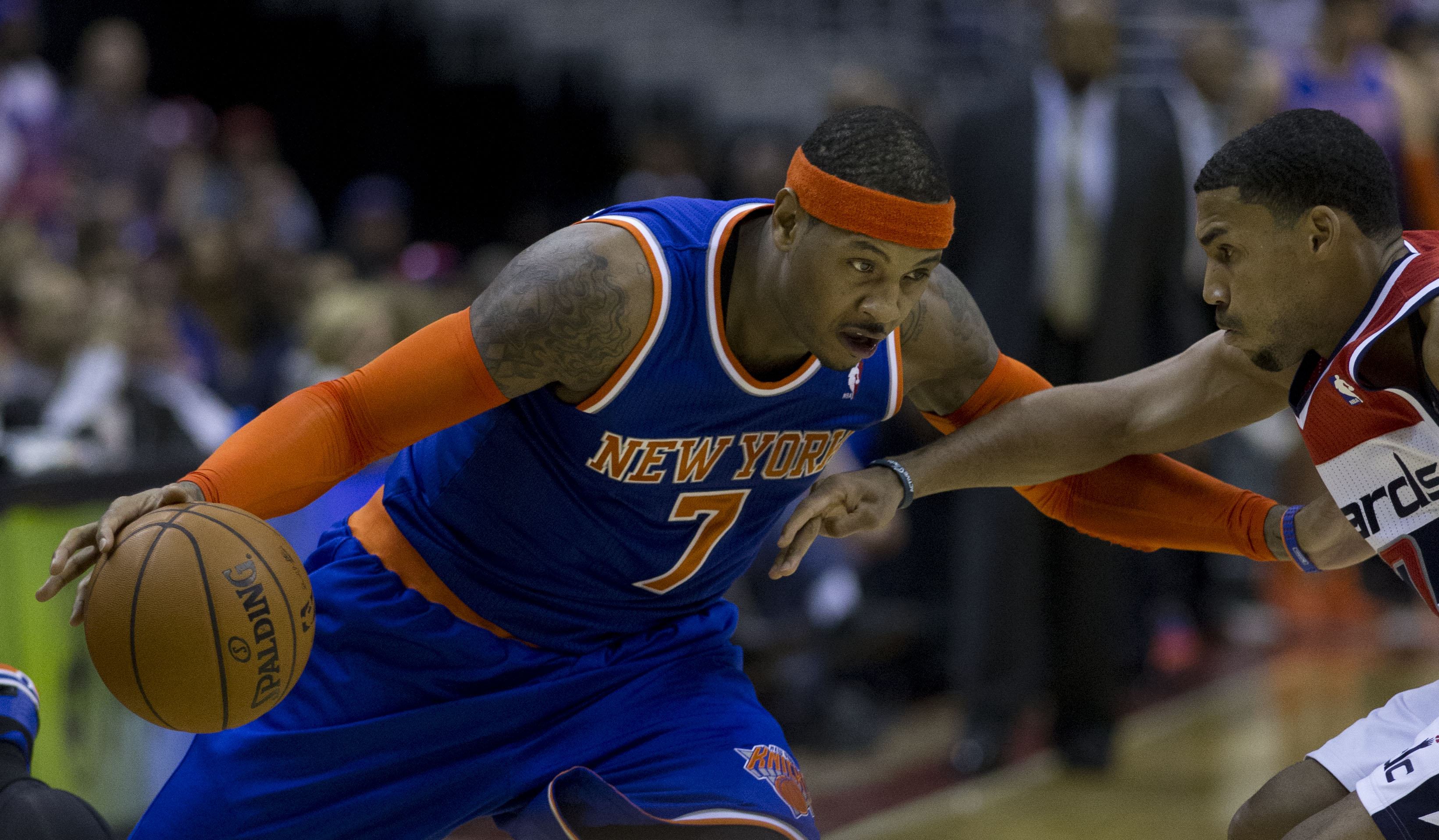 Download Carmelo Anthony Knicks Ball Dribble Wallpaper
