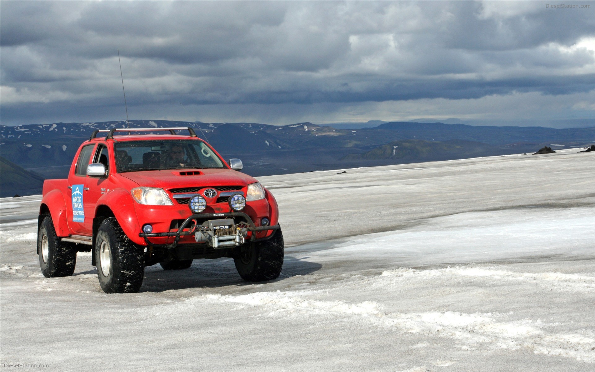 Toyota Hilux 2010 Widescreen Exotic Car Wallpaper 03 of