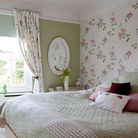 Matching Curtains Bedspread And Awesome Wallpaper Auto
