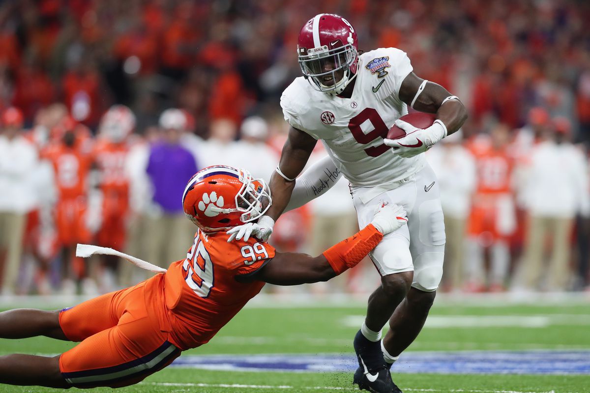 Bo Scarbrough Has Similar Qualities As Titans Rb Derrick Henry