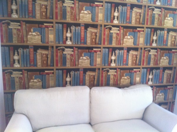 Bookshelf Wallpaper Gives An Instant Library Feel