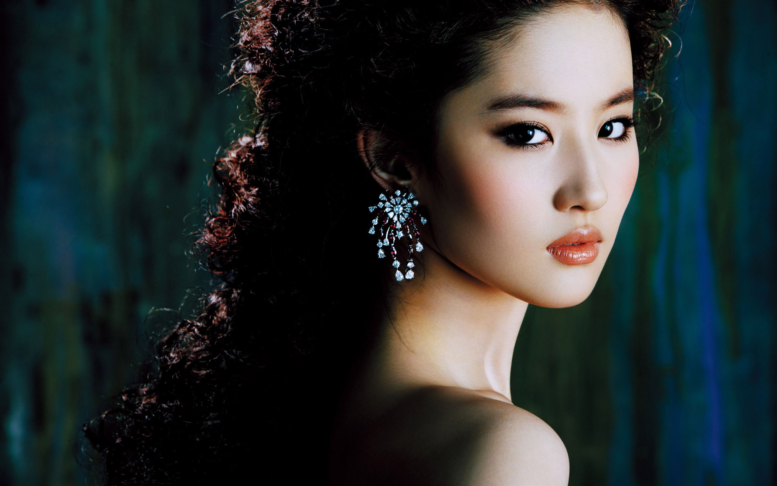 Chinese Actress Liu Yifei Wallpaper HD