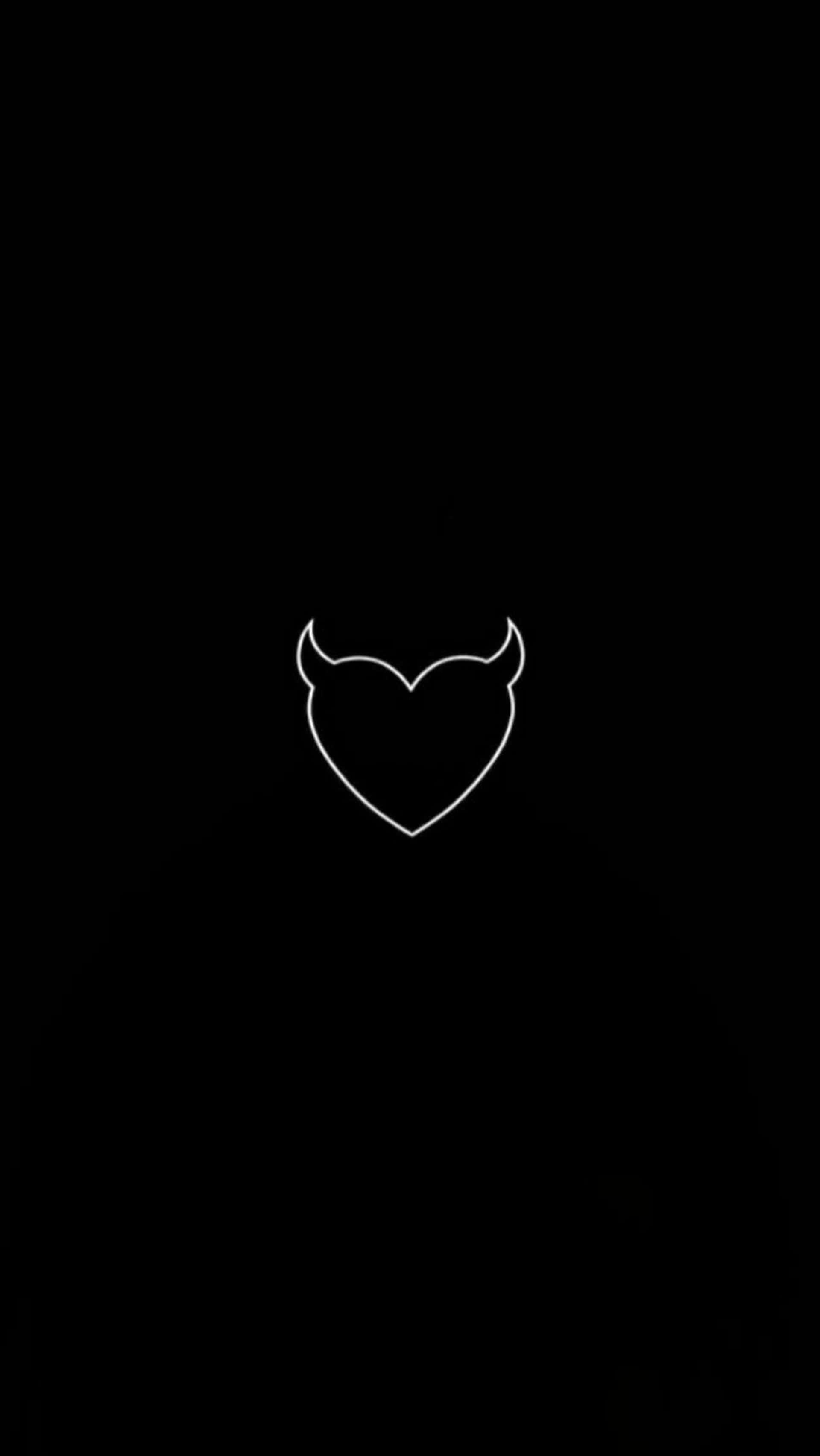 Aesthetic Black Heart Wallpaper