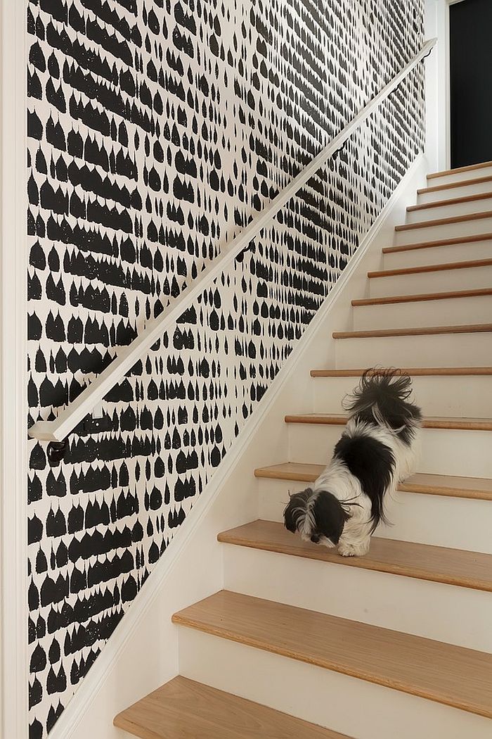 Fabulous Ideas That Bring Wallpaper To The Stairway