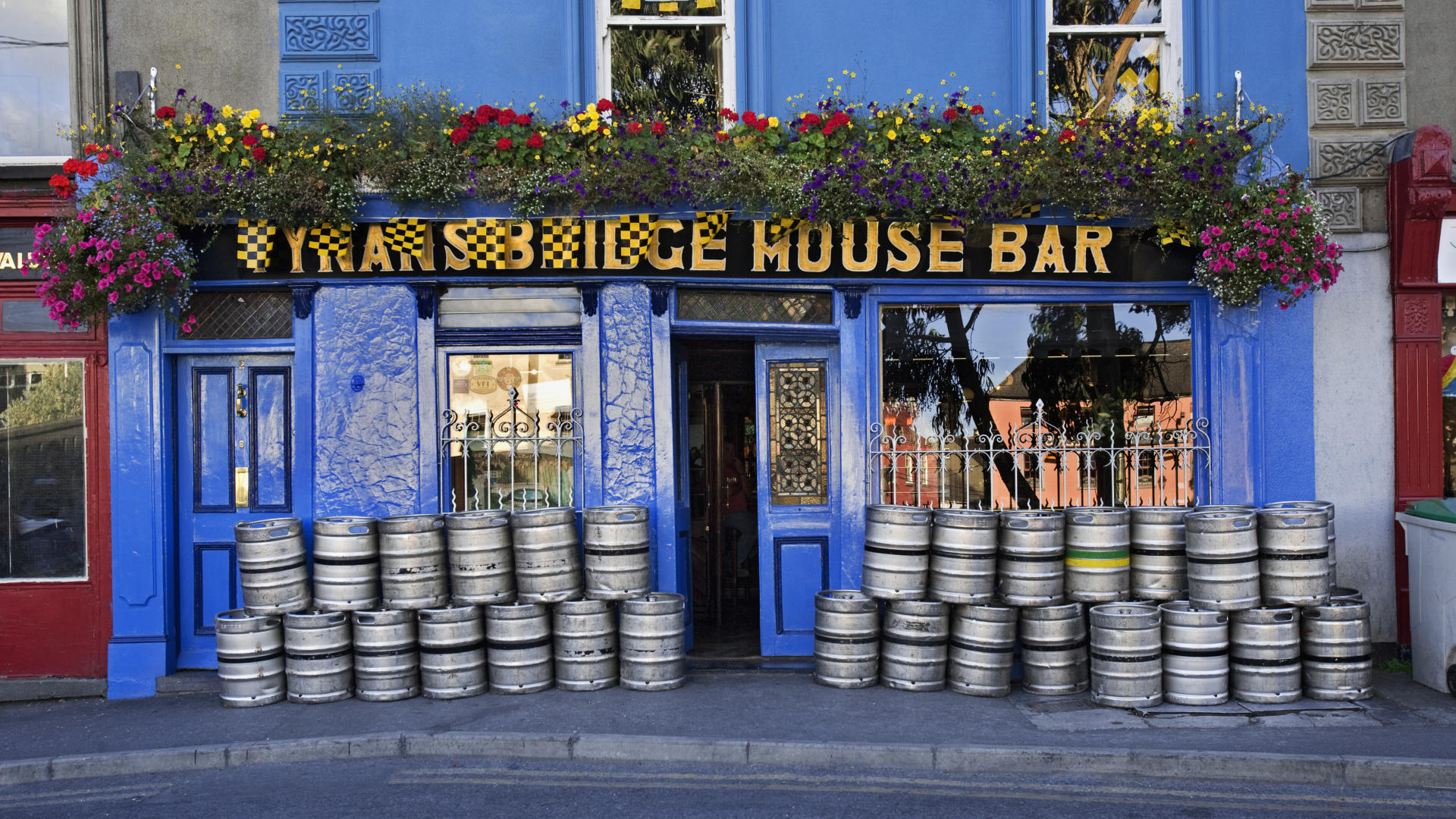 Pub In Kilkenny Ireland Widescreen Wallpaper
