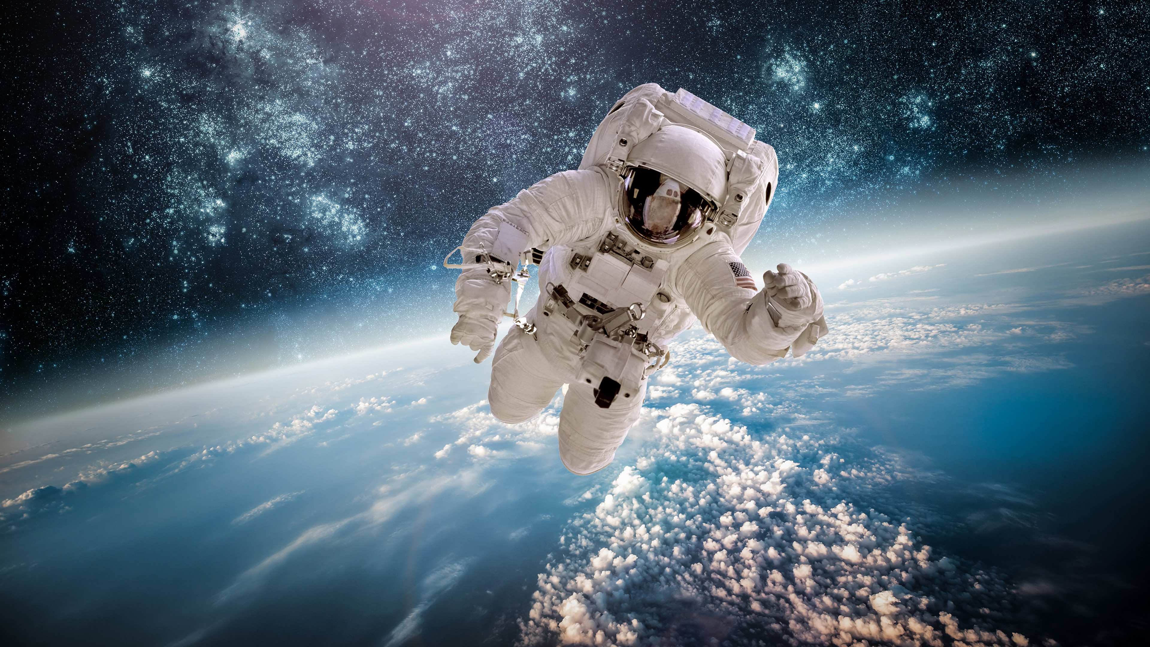 Astronaut Earth Space Wallpaper 4k Pc Desktop 20f