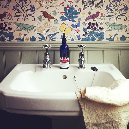 Wallpaper Recently These Two Image Of Bathrooms With Got Me