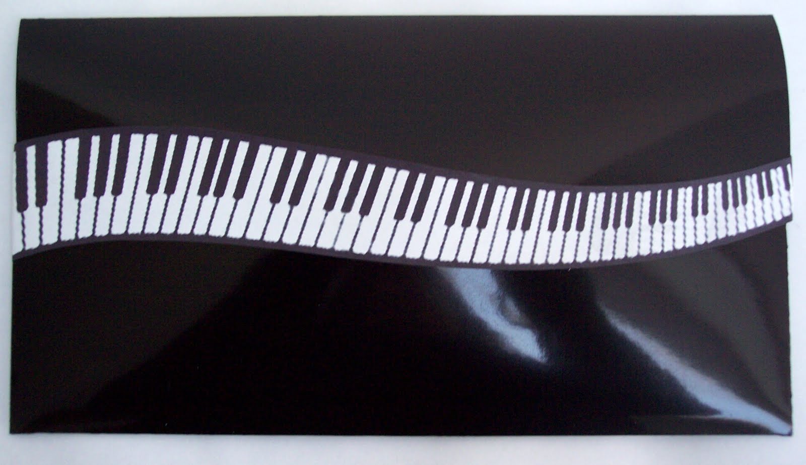 Piano Keys Wallpaper Border Piano keys musical notes