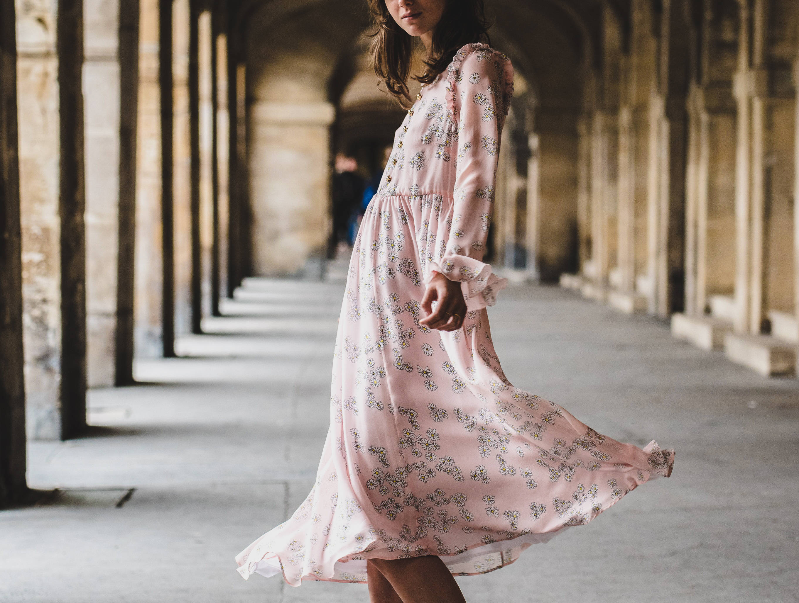 Fashion Model Pink Dress Photoshoot Wallpaper