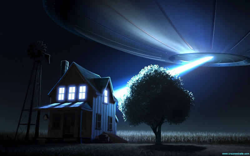 Alien Flying Saucer Over A Farmhouse To Beautify Your Puter Desktop