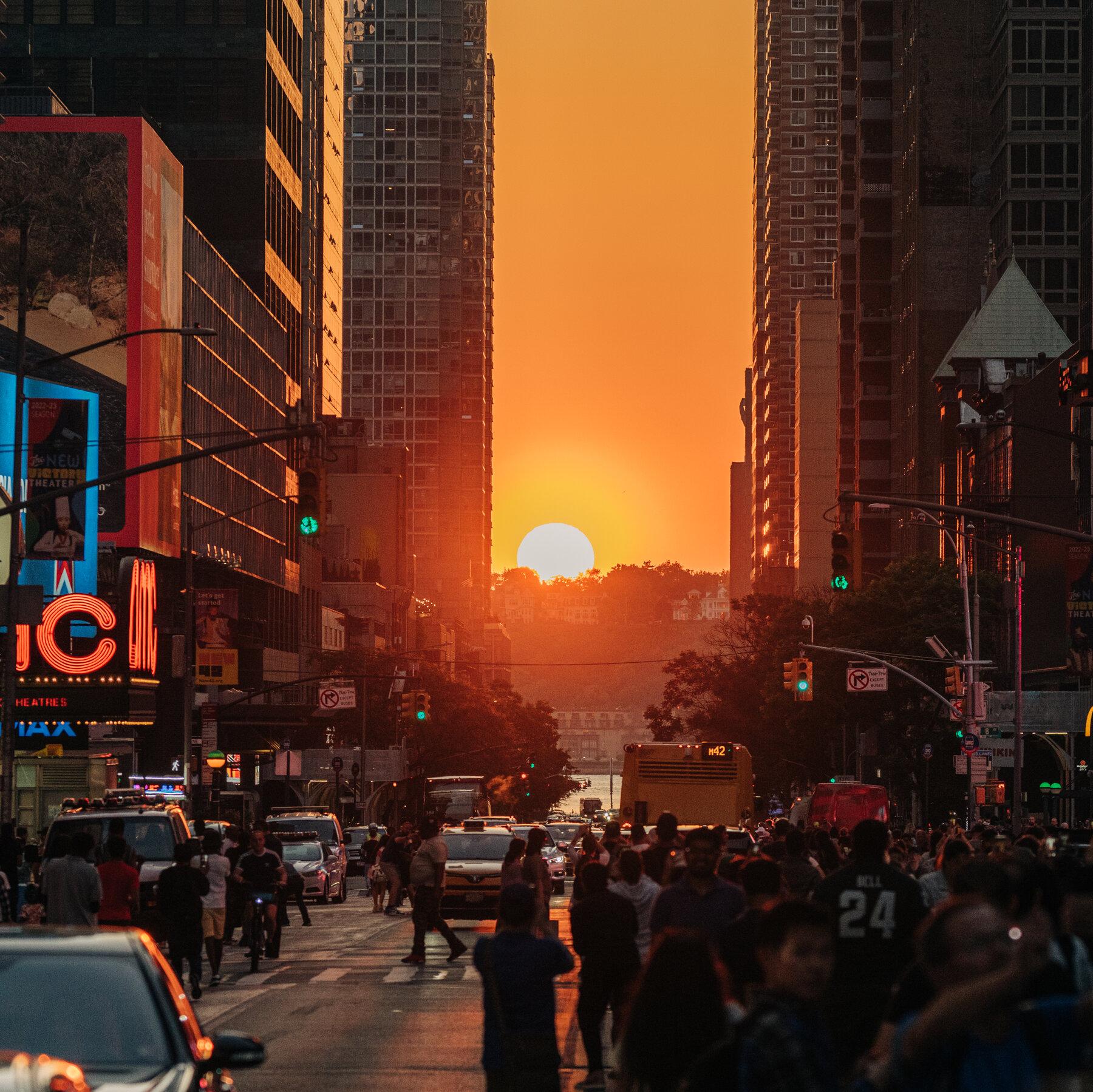  Download How And Where To Watch Manhattanhenge Tonight The New York 