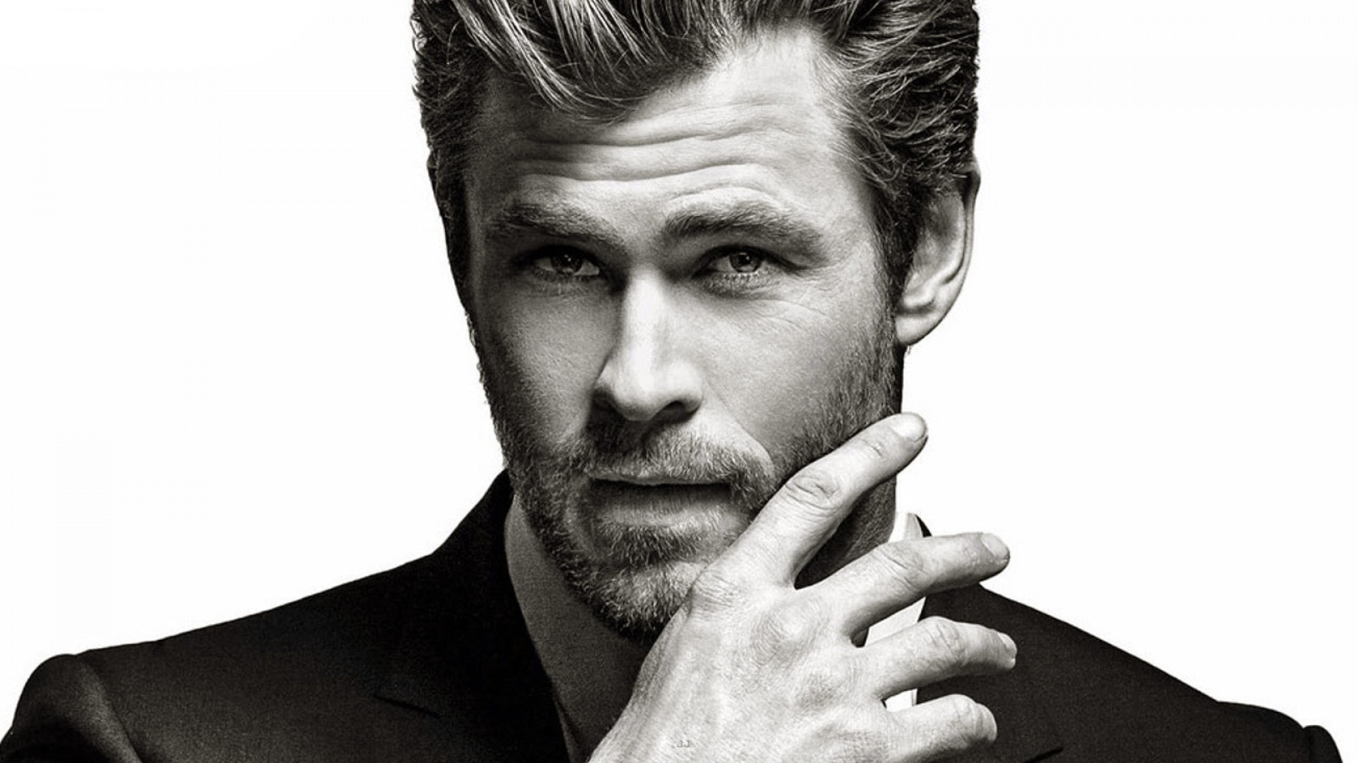 Chris Hemsworth Wallpaper X