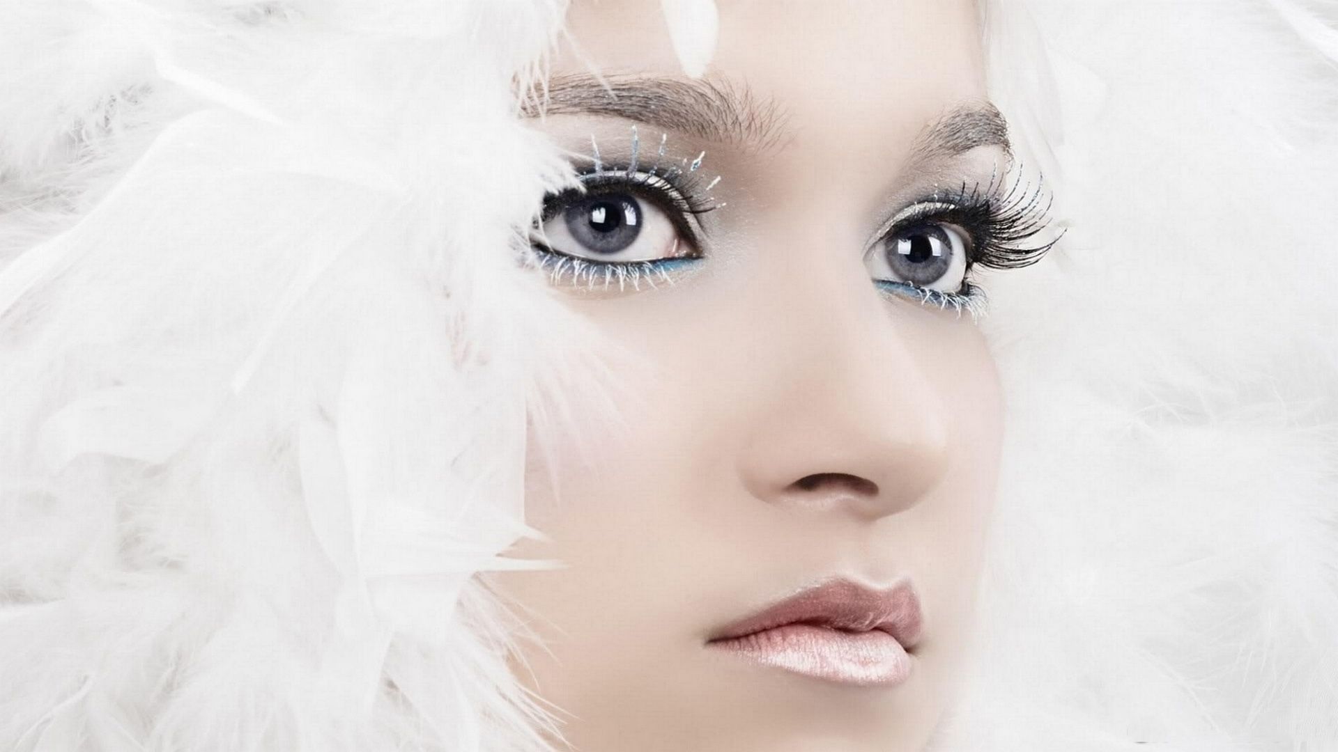 Beautiful Faces Wallpaper