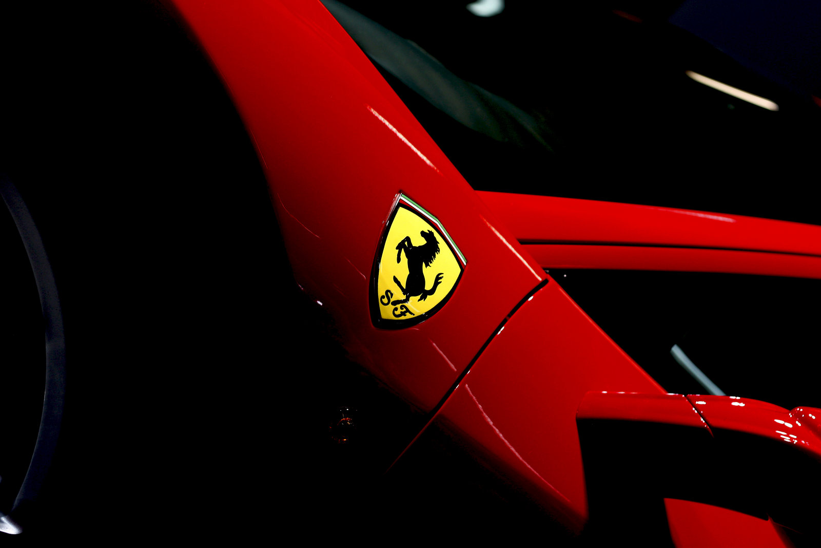 Ferrari Logo Wallpaper HD Desktop