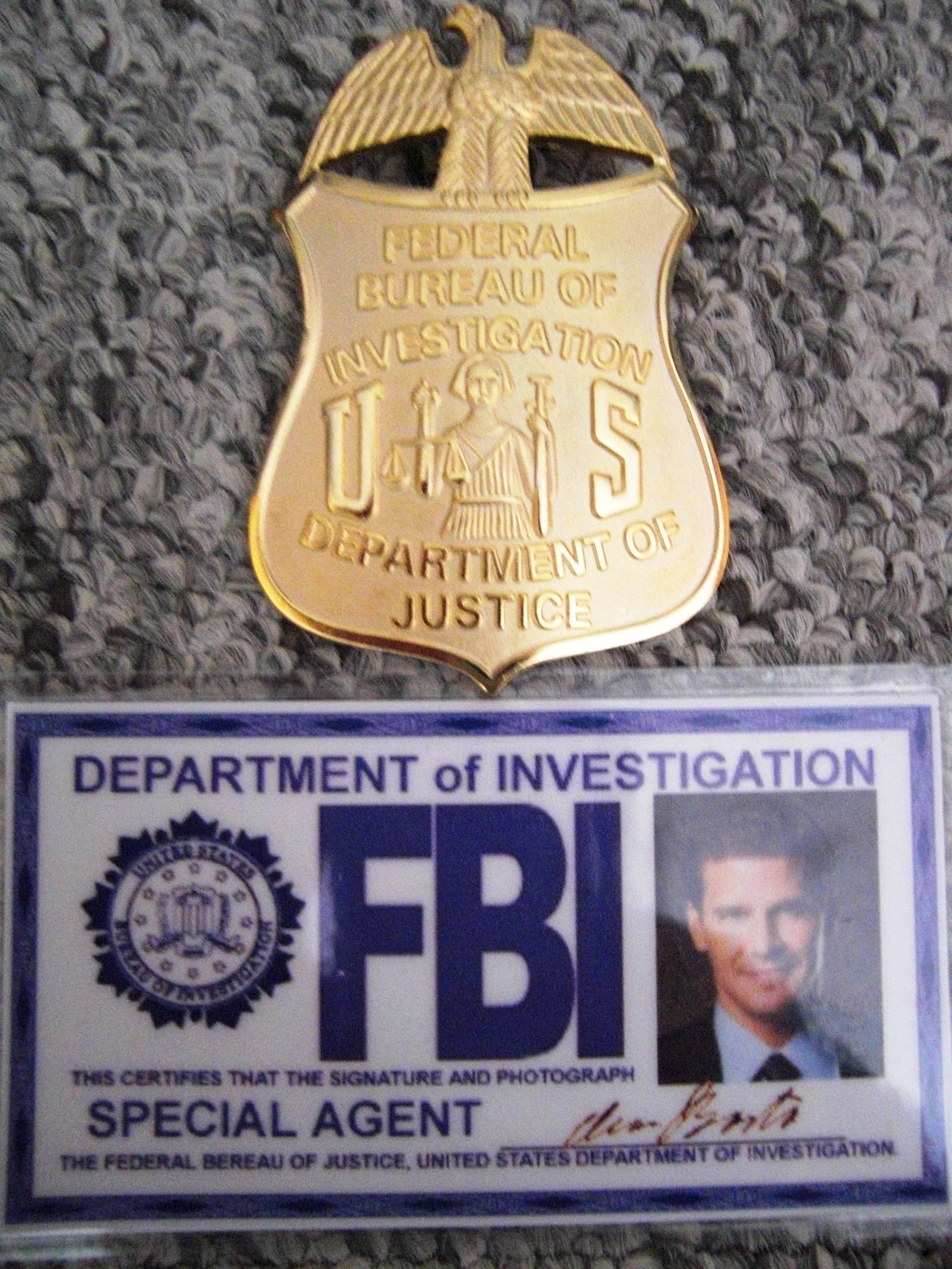  Free Download Lucretia s FBI Badge Replica Bones Fangirls Photo 