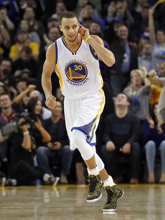 Stephen Curry Had Points And Assists For The Warriors Photo