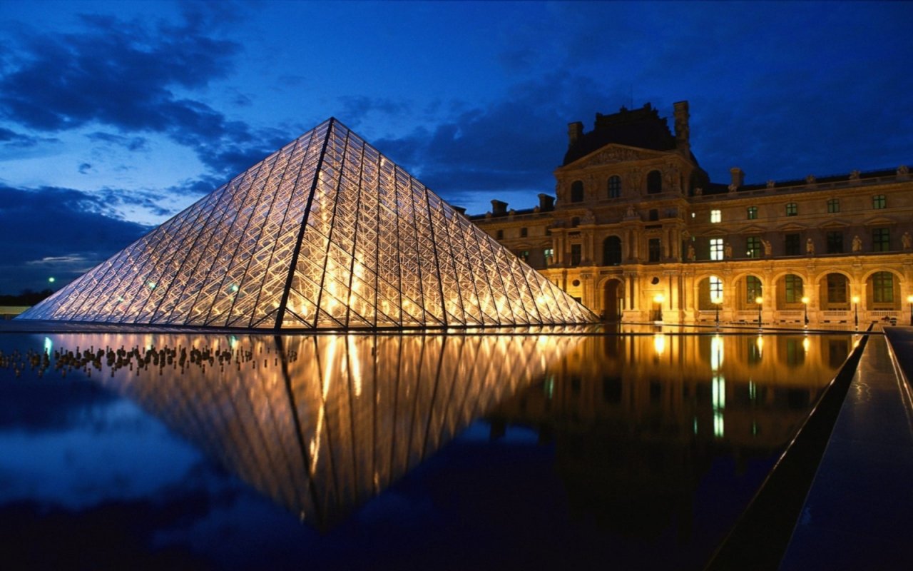 The Louvre Wallpaper X