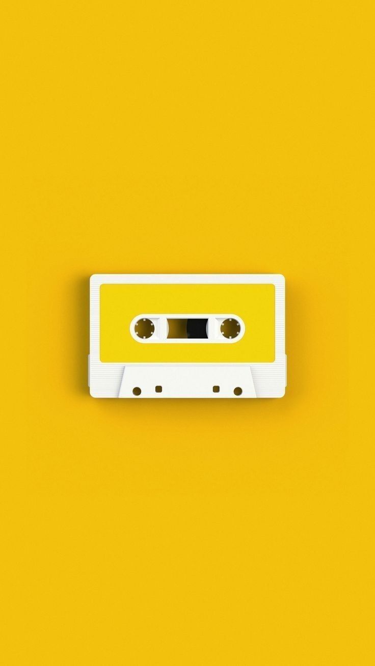 Kinou Frachier On Yellow In Wallpaper