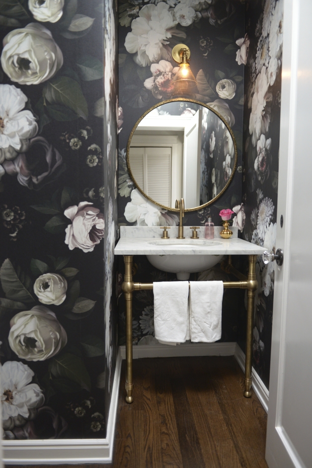 Large Scale Floral Wallpaper By Ellie Cashman That Makes The Space It