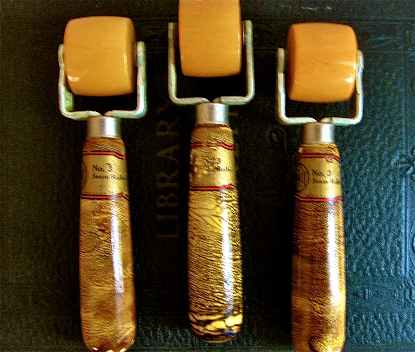 Free download never seen before 1930s wallpaper seam rollers with