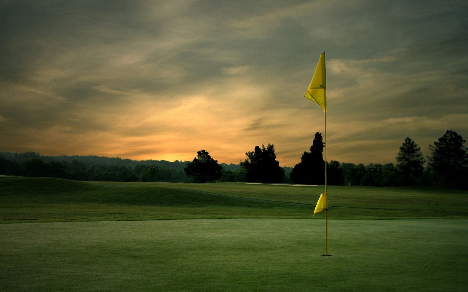 Golf Flagpole Sunset Wallpaper