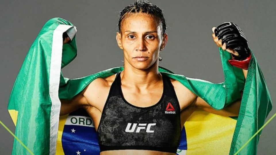 Amanda Lemos Tenta Retomar Cintur O Peso Wallpaper