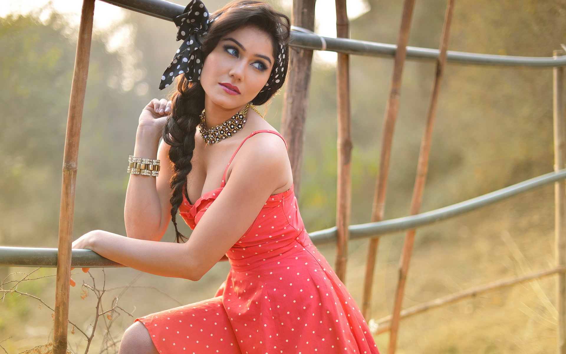 Stunning HD Wallpaper Of A Stylish Model