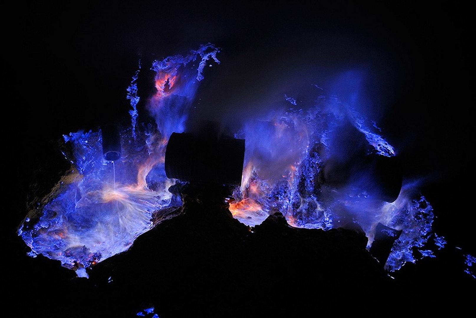 Blue Lava Wallpaper Volcano Kawah Ijen