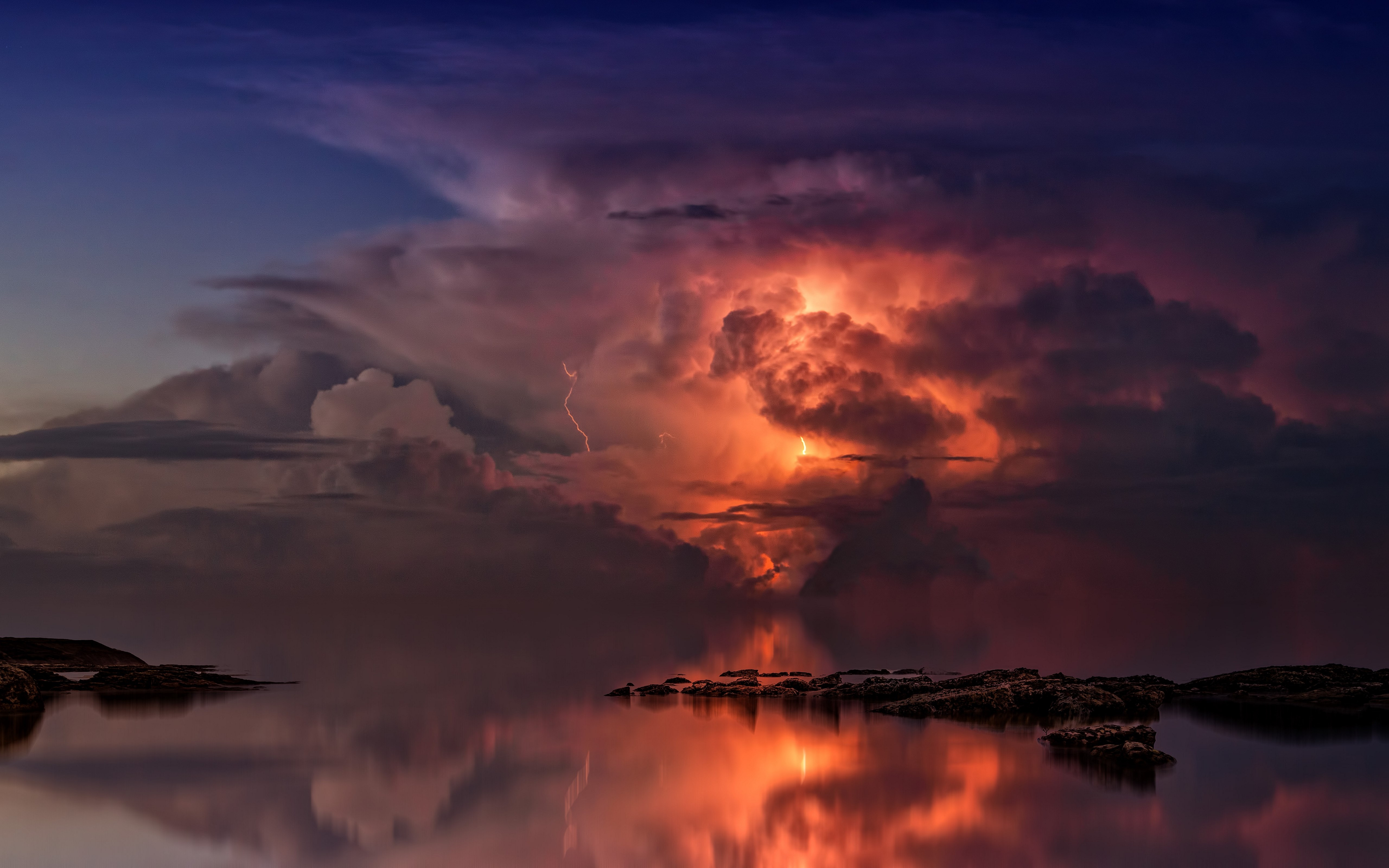 Wallpaper Lightning And Thunderstorm In The Sky