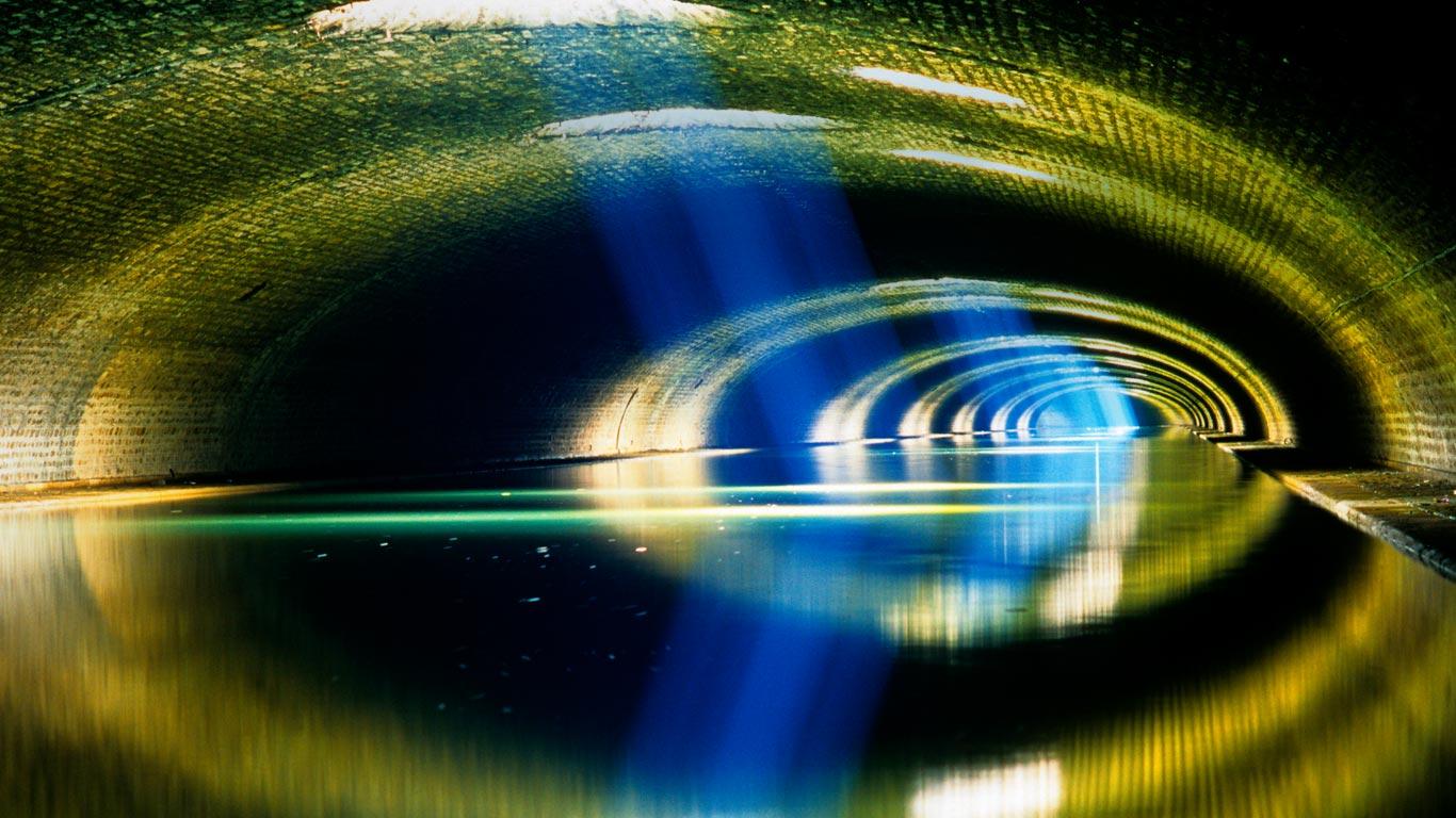 Bing Images   Canal St Martin   Underground view of Canal Saint Martin 1366x768