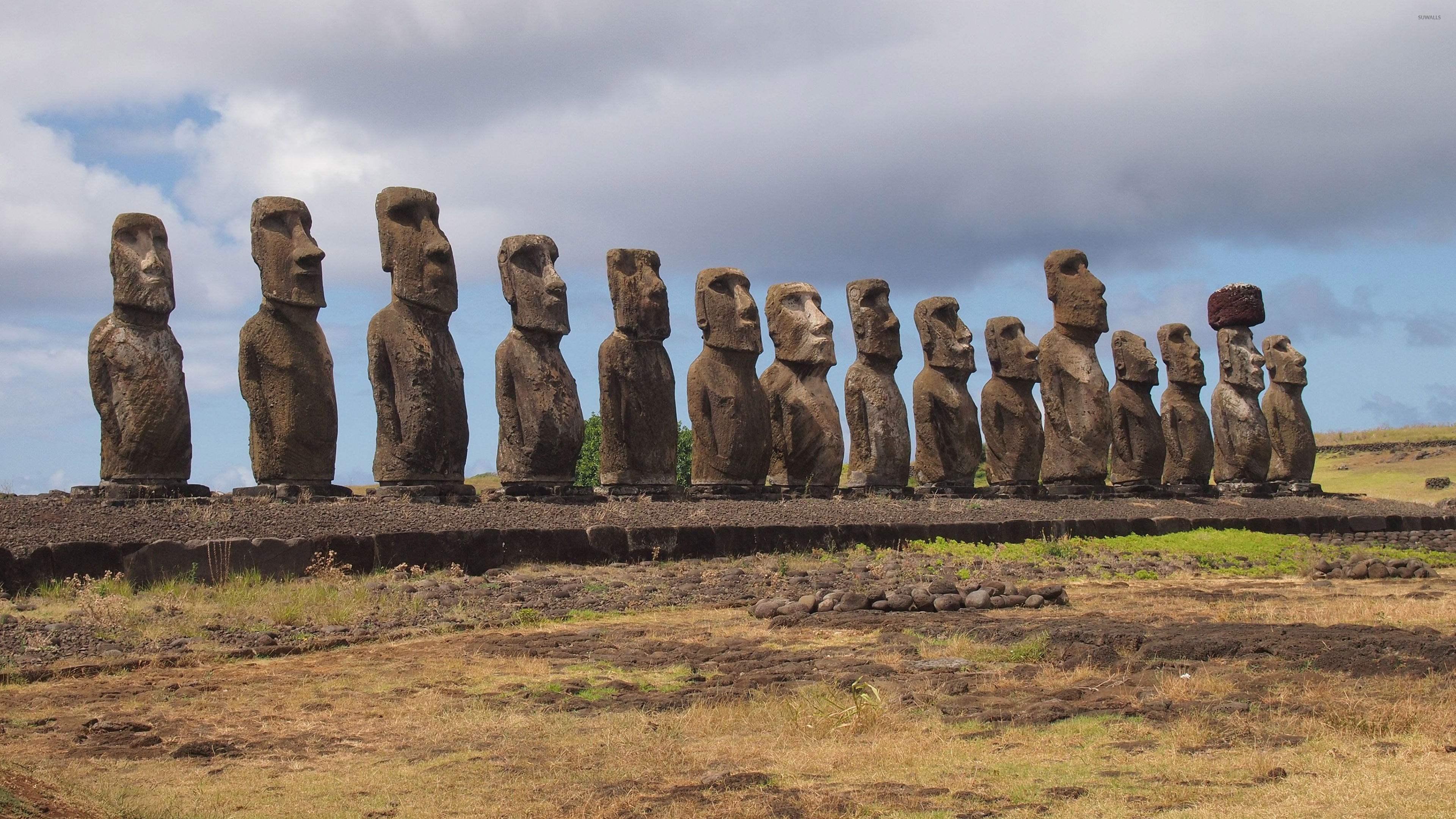 Moai Wallpaper World