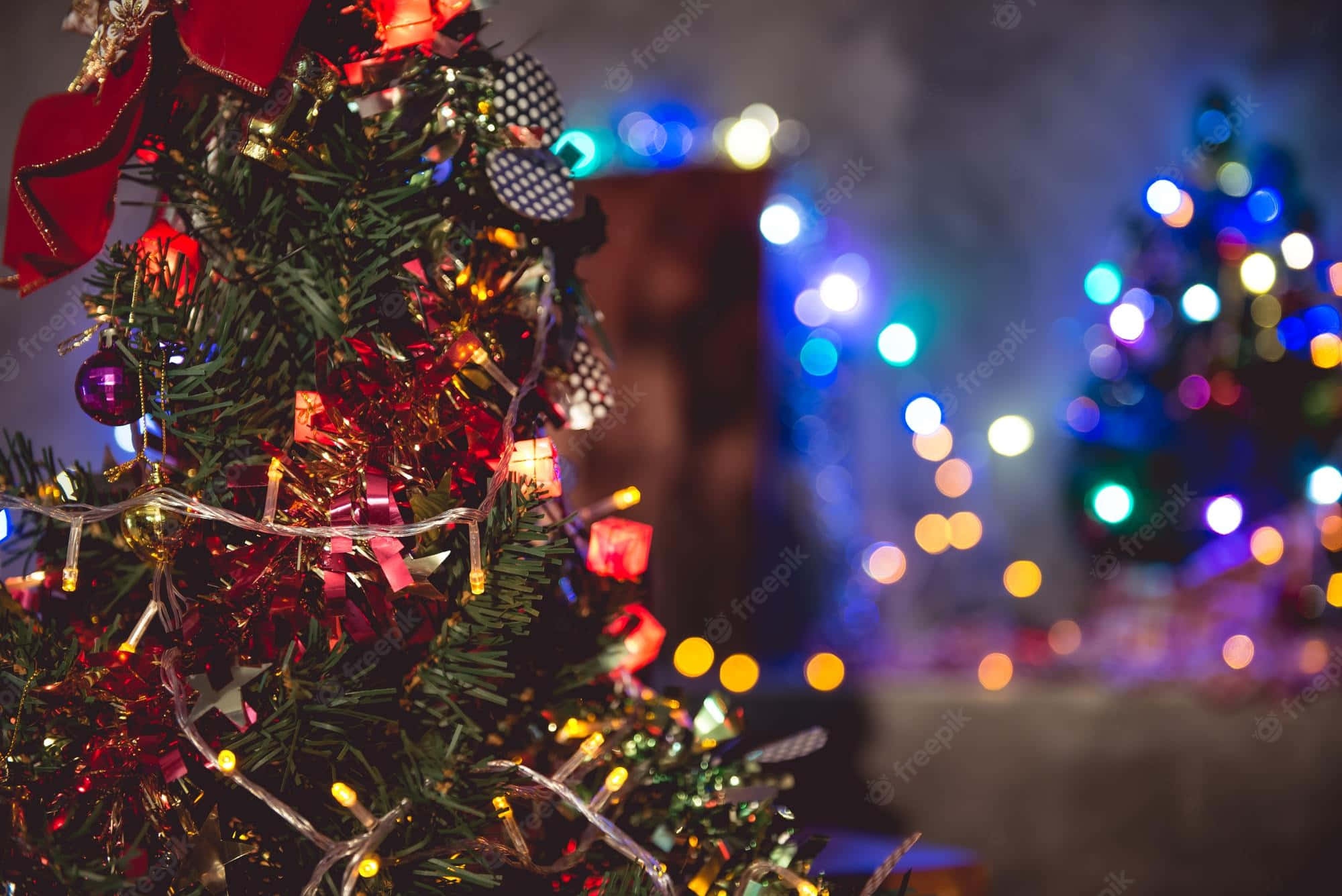 Get In The Holiday Mood With These Cute Christmas Lights Wallpaper