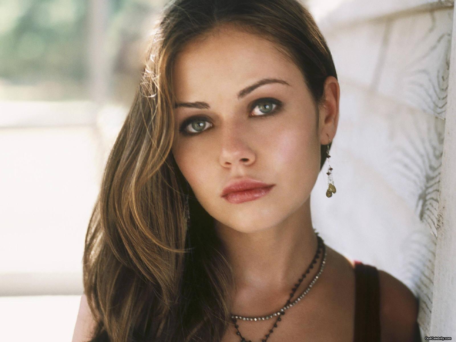 Alexis Dziena Profile And Hot Wallpaper Hollywood Stars HD