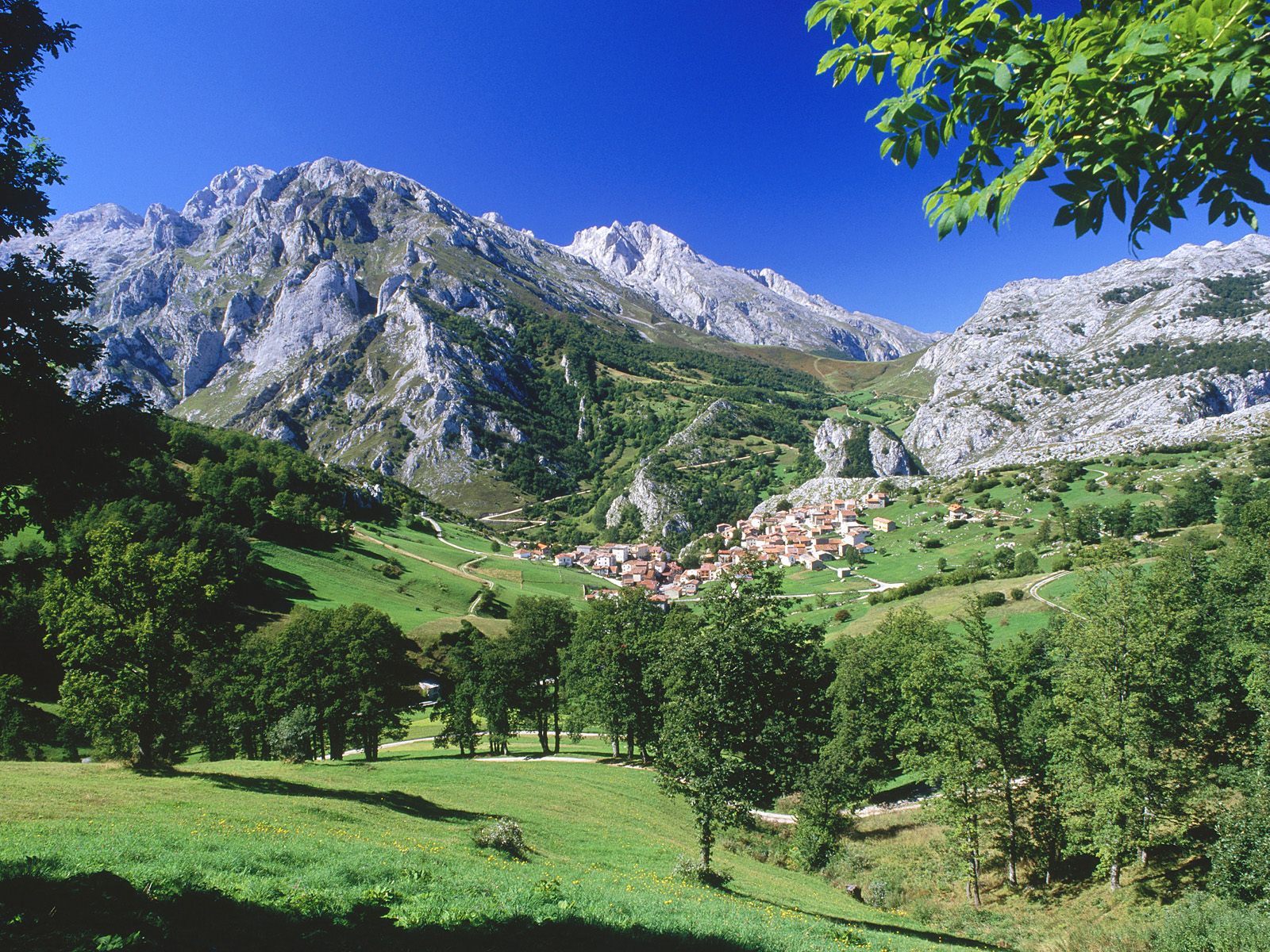 Picos De Europa National Park Desktop Pc And Mac Wallpaper