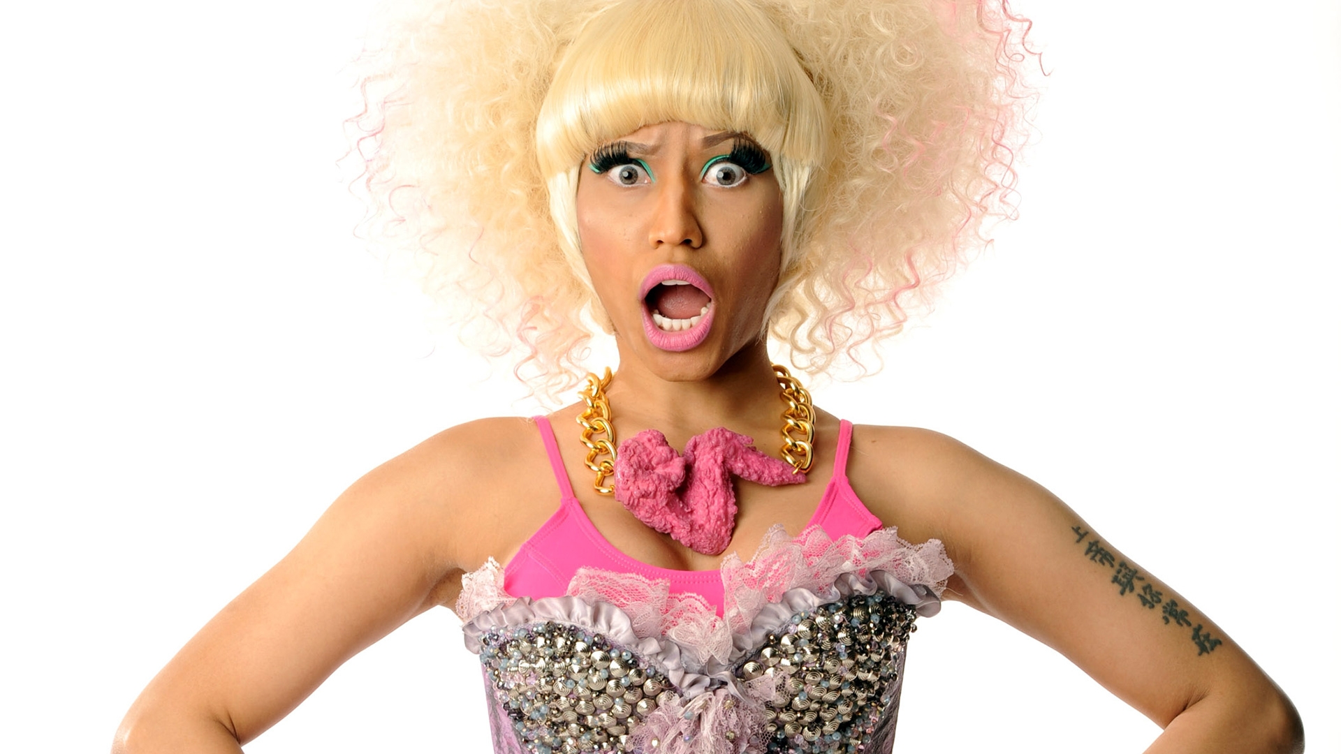 Nicki Minaj Pink Friday Hd Wallpaper For Wide 5 3